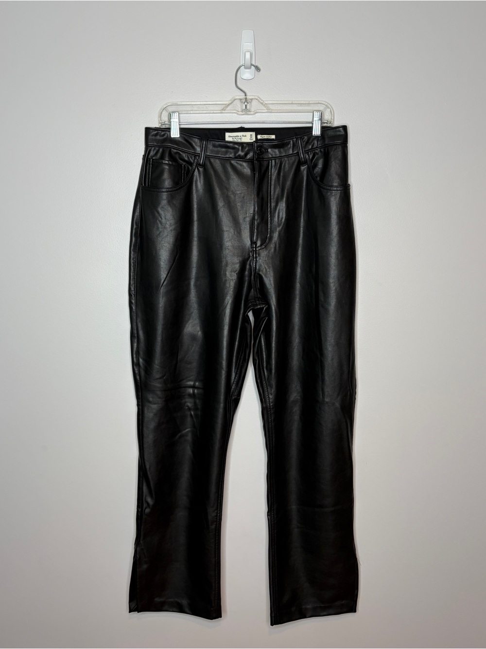 Abercrombie & Fitch The 90’s Straight Ultra High Rise Vegan Leather Pants Sz 14